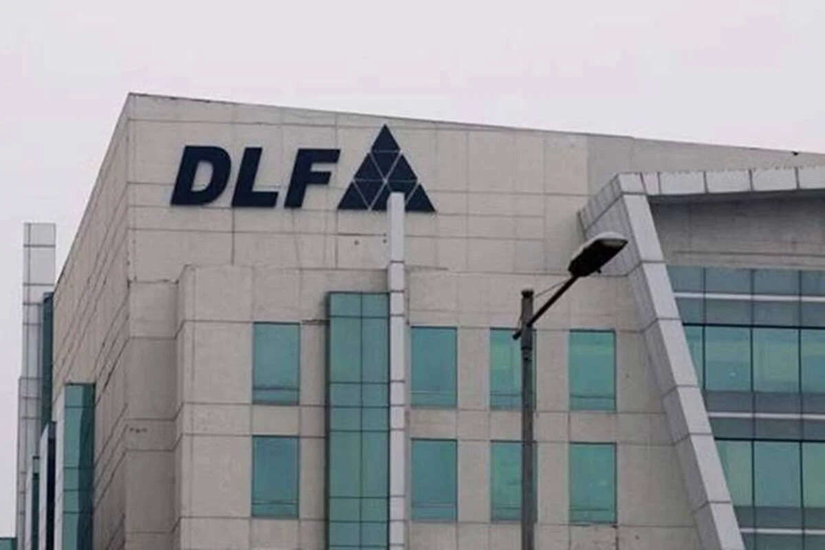 Status of the DLF Summit Plaza